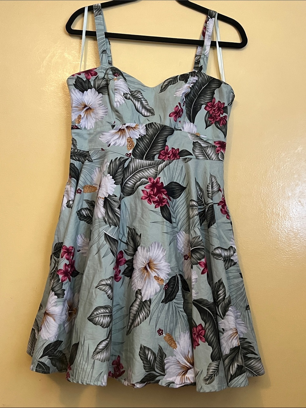 Hell Bunny 50s Circle Floral Sweetheart Neck A-Line Dress in Black Sage Green